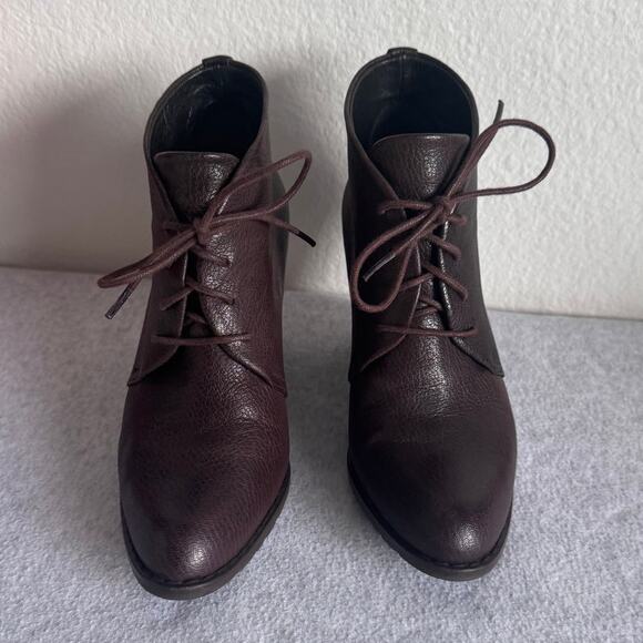 Stuart Weitzman Lace-Up The Safari Leather Ankle Bootie in Brown Size 6 - Picture 2 of 6